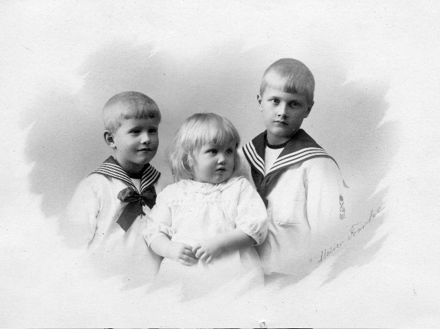 Sigvard, Nina, Harry